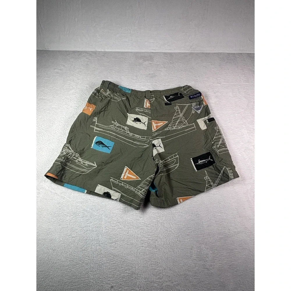 Columbia PFG Mens Shorts Medium Swimming Fishing Flags Martini Boat Print